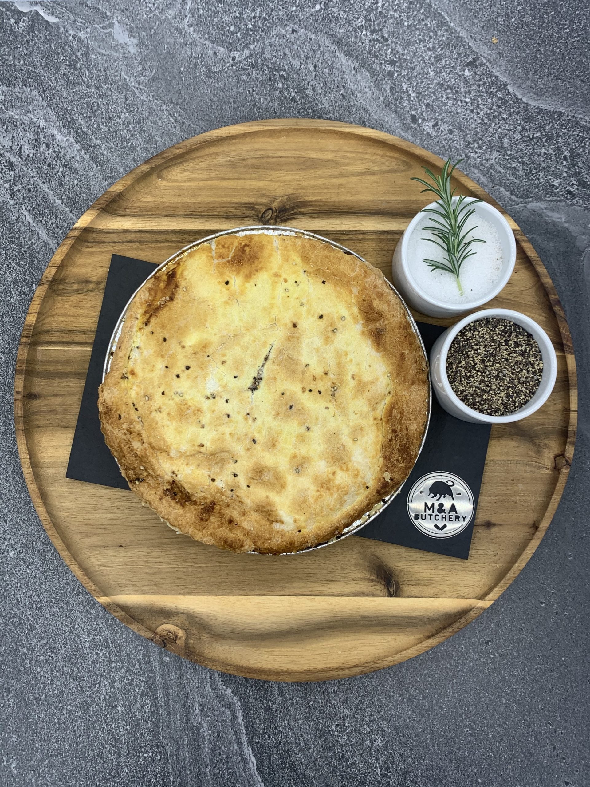M & A Family Sized Chunky Beef Pies 800g